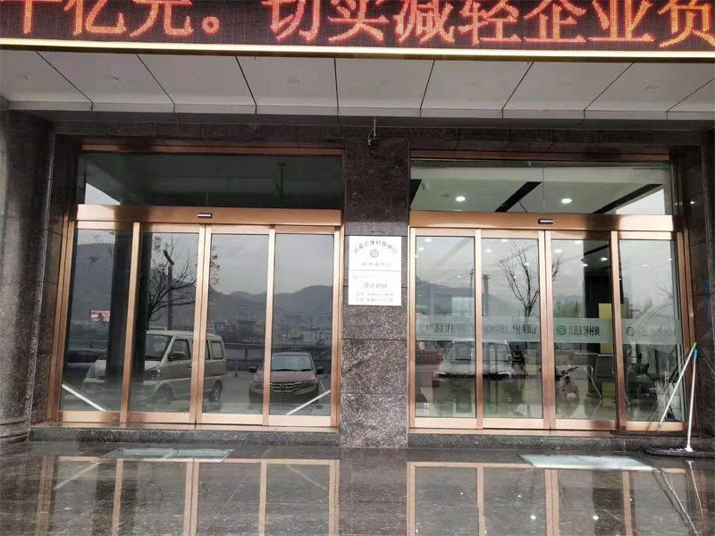 山西興縣匯澤村鎮(zhèn)銀行,斯納昂自動門,斯納昂感應門,斯納昂旋轉門